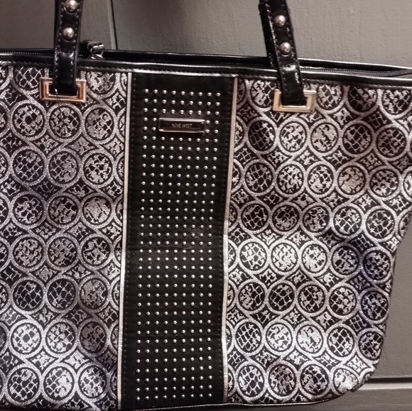 Nine West Black and Silver Tote / Purse ,Great Condition - Picture 3 of 7